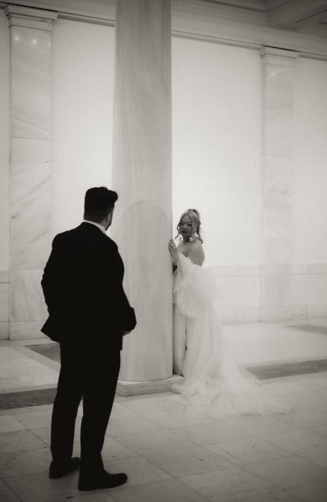 BW Couple at Carnegie museum of art Hall of Sculpture