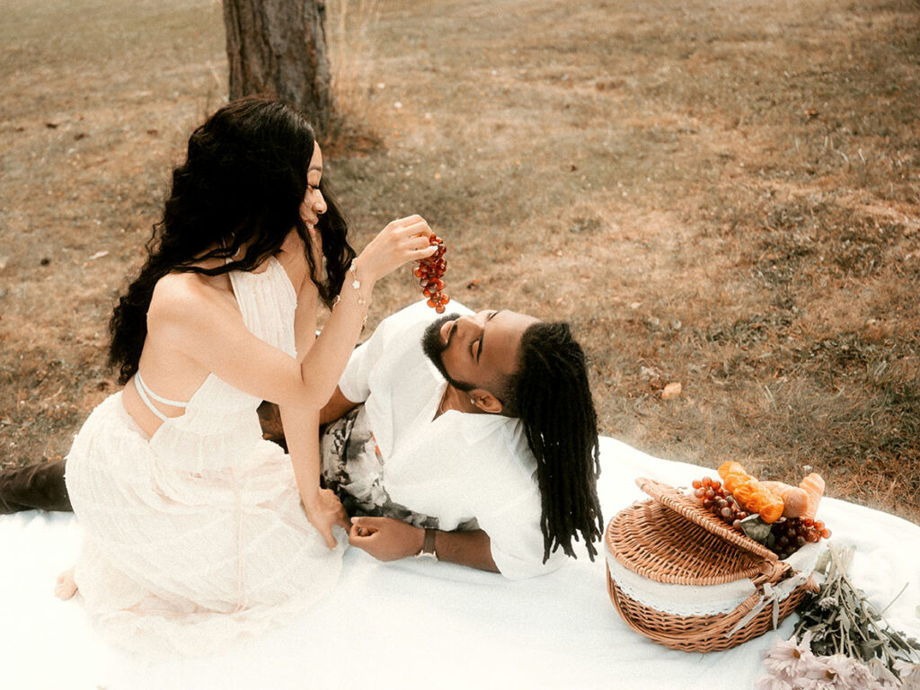 Couple Have a picnic at North Park in Pittsburgh