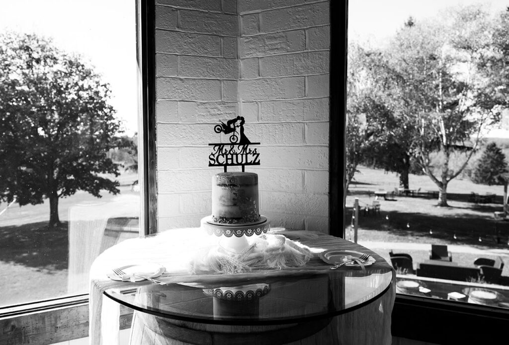 Cake at Yinzer valley farms Wedding