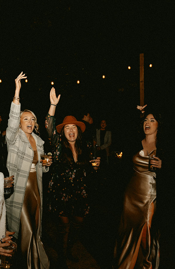 Guests dancing at yinzer valley farms Wedding