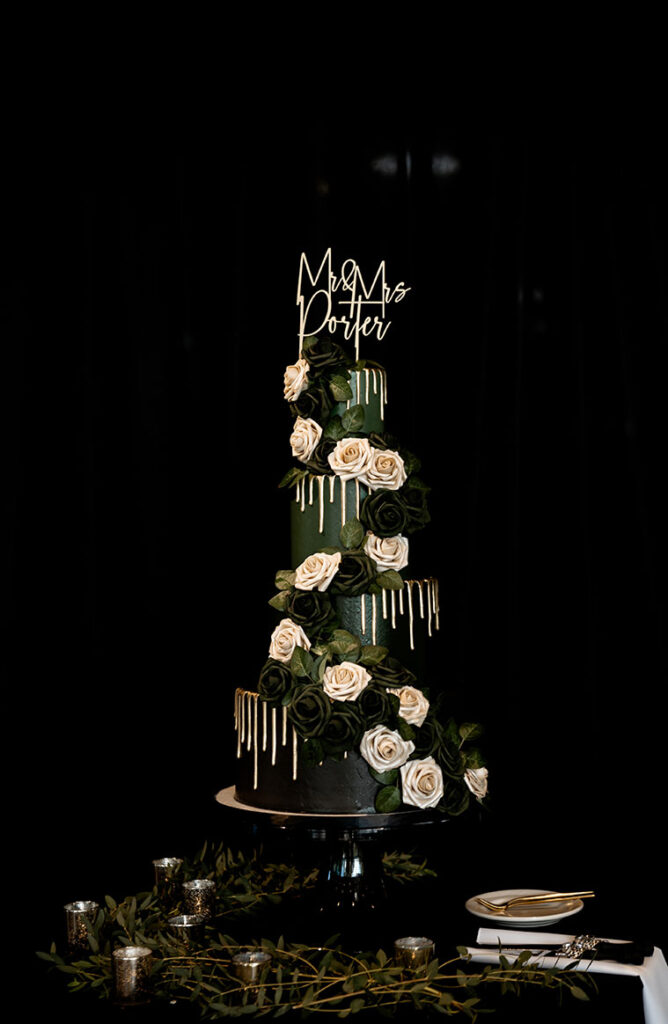 Moody Green Tone Wedding Cake