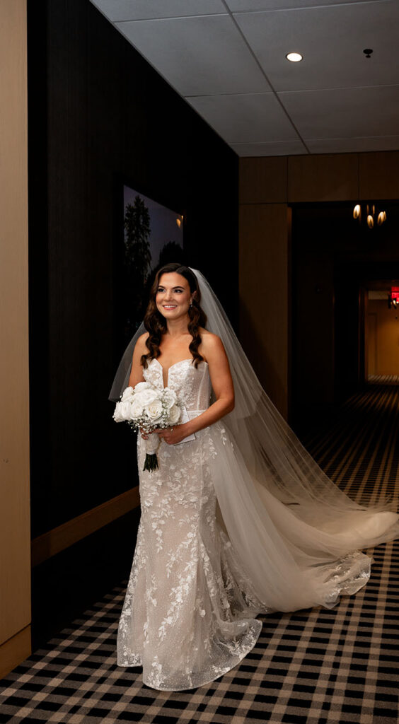 Bride at the Oaklander in Pittsburgh
