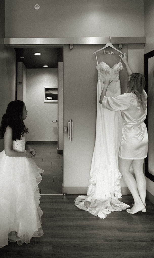 Bride and daughter getting ready at Hotel Indigo in Pittsburgh 