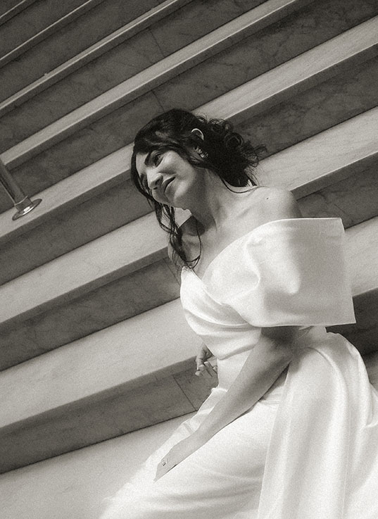 Bride sitting at the Carnegie Museum of Art