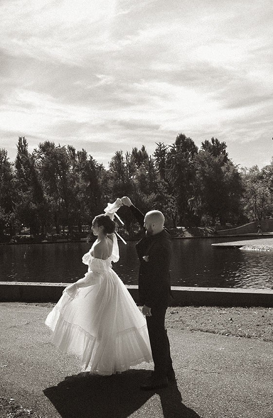 Bride and Groom Spinning at Allegheny Common's Park