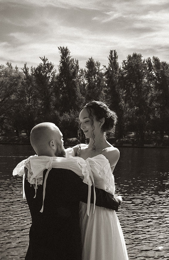 BW Bride and Groom looking at each other at Allegheny Common's Park in the North Shore