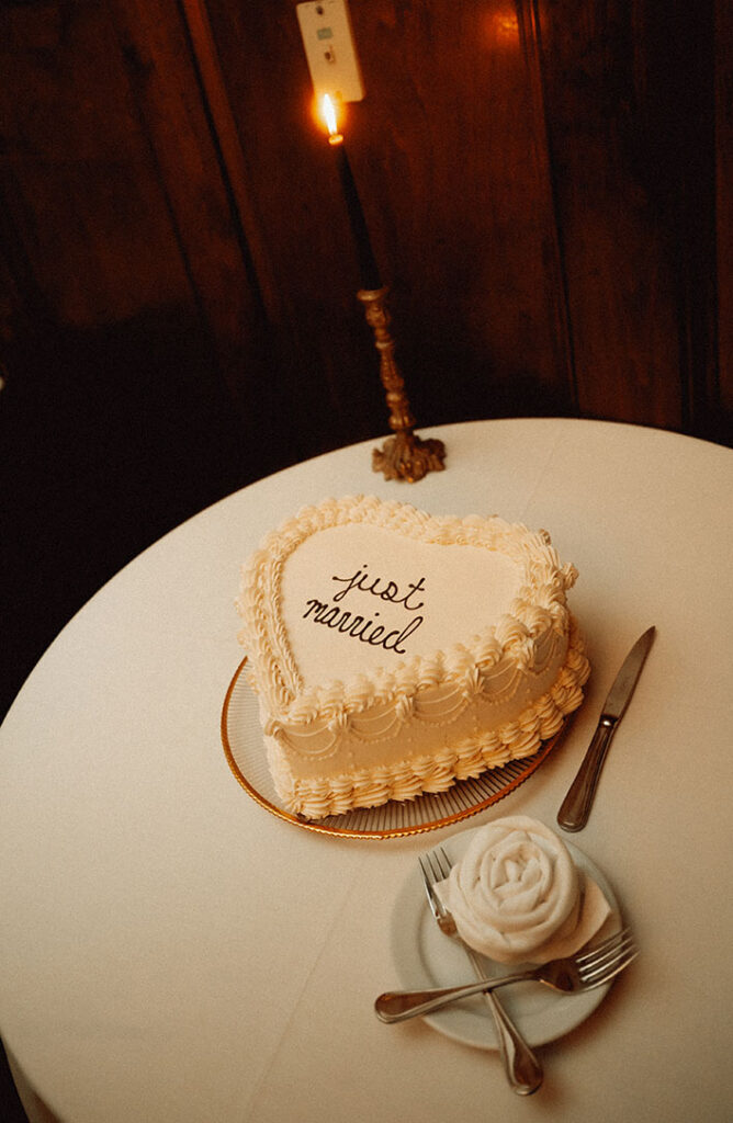 Just Married Cake at the Skytop Lodge winter wedding