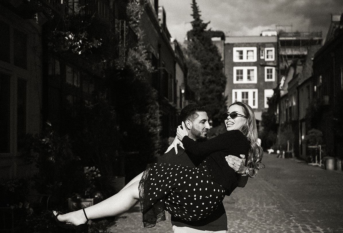 BW Romantic couple session in Kensington London