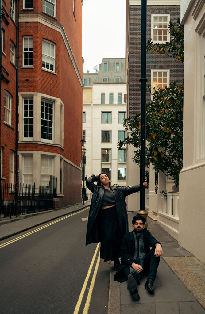 Elegant London engagement session